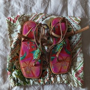 Farm Rio Size 9-9.5 Sandals w Tassel Ties